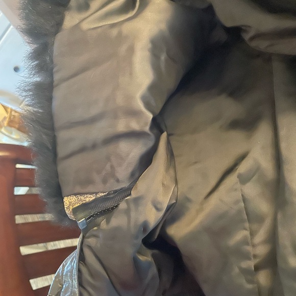 Cropped Black Leather Bomber Jacket w/ FULL Removable Fur Lining – Made in Korea - Picture 5 of 11